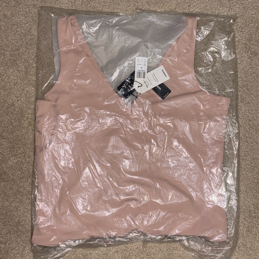 🆕 NWT Express, Body Contour High Compression Double V-Neck Bodysuit, Size XL